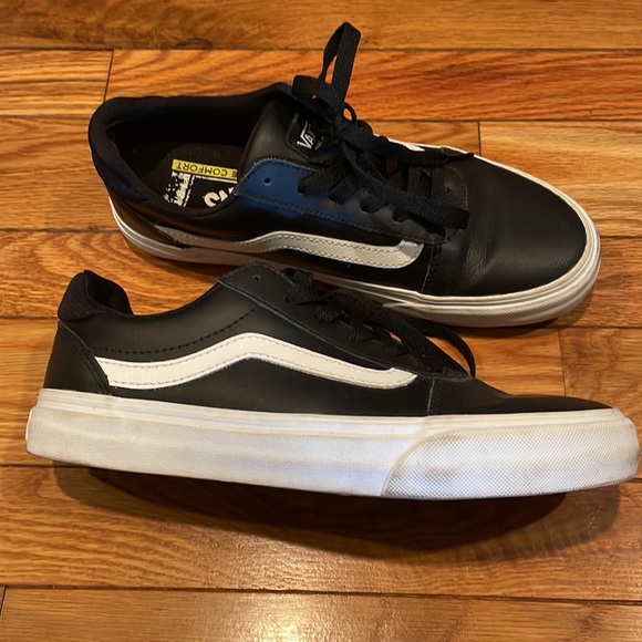 Vans black leather tie up size 8.5 - Picture 2 of 6